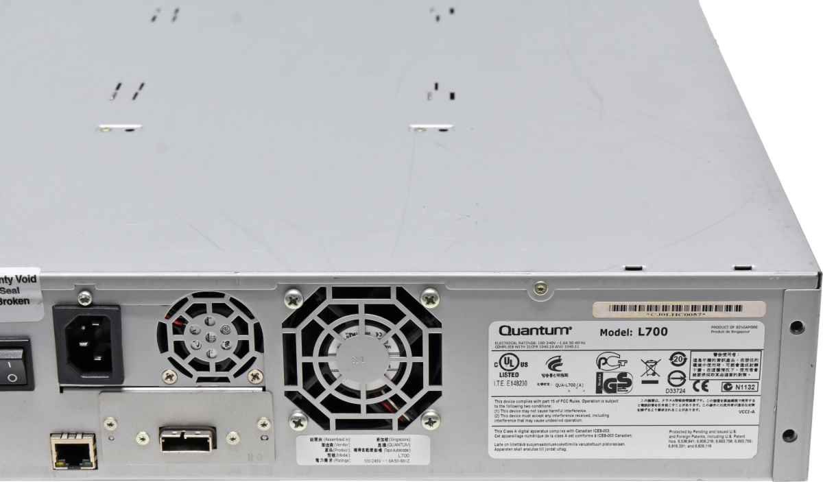 Quantum L700 Superloader 3 Tape Autoloader EC-LFHWE-YF Drive Type LTO-5 6G SAS 8 Slots 1 Magazine 2U 2HE Quantum L700 Superloader 3 Tape Autoloader EC-LFHWE-YF Drive Type LTO-5 6G SAS 8 Slots 1 Magazine 2U 2HE