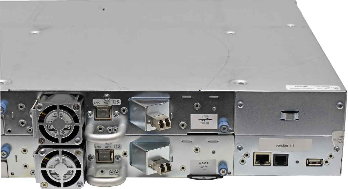 HP StorageWorks MSL2024 AK379A 407351-001 24-Slot Tape Library 2x LTO-5 603882-001 8G FC HP StorageWorks MSL2024 AK379A 407351-001 24-Slot Tape Library 2x LTO-5 603882-001 8G FC