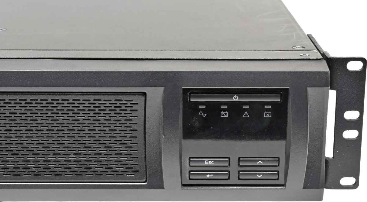 APC Smart UPS SMX2200RMHV2U 2200VA 2HE USV 8x C13 1x C19 IEC APC Smart UPS SMX2200RMHV2U 2200VA 2HE USV 8x C13 1x C19 IEC