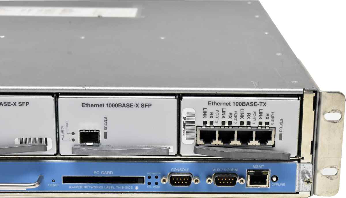 Juniper M7i +Module RE-400 +Module Ethernet 100Base-TX 2x Module Ethernet 1000Base-X SFP
