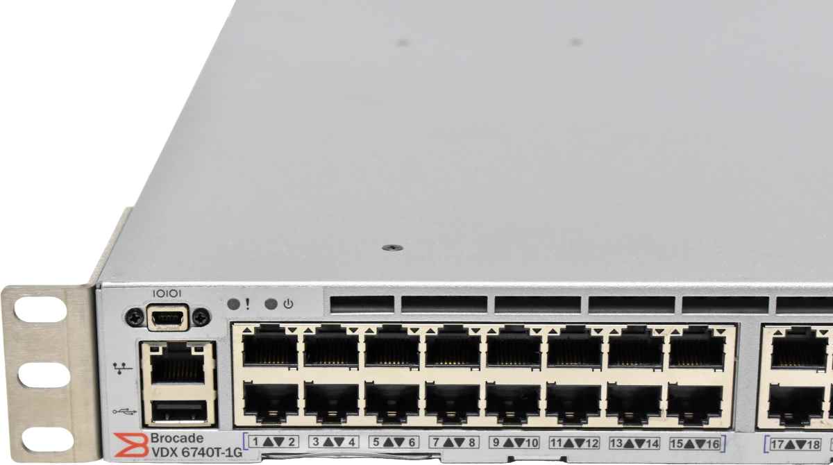 Brocade VDX 6740T-1G XBR-VDX6740T-56-1G-F 48-Port RJ-45 10GE Switch 4x 40G QSFP+ Rack Ears Brocade VDX 6740T-1G BR-VDX6740T-56-1G-F 48-Port RJ-45 10GE Switch 4x 40G QSFP+ Rack Ears