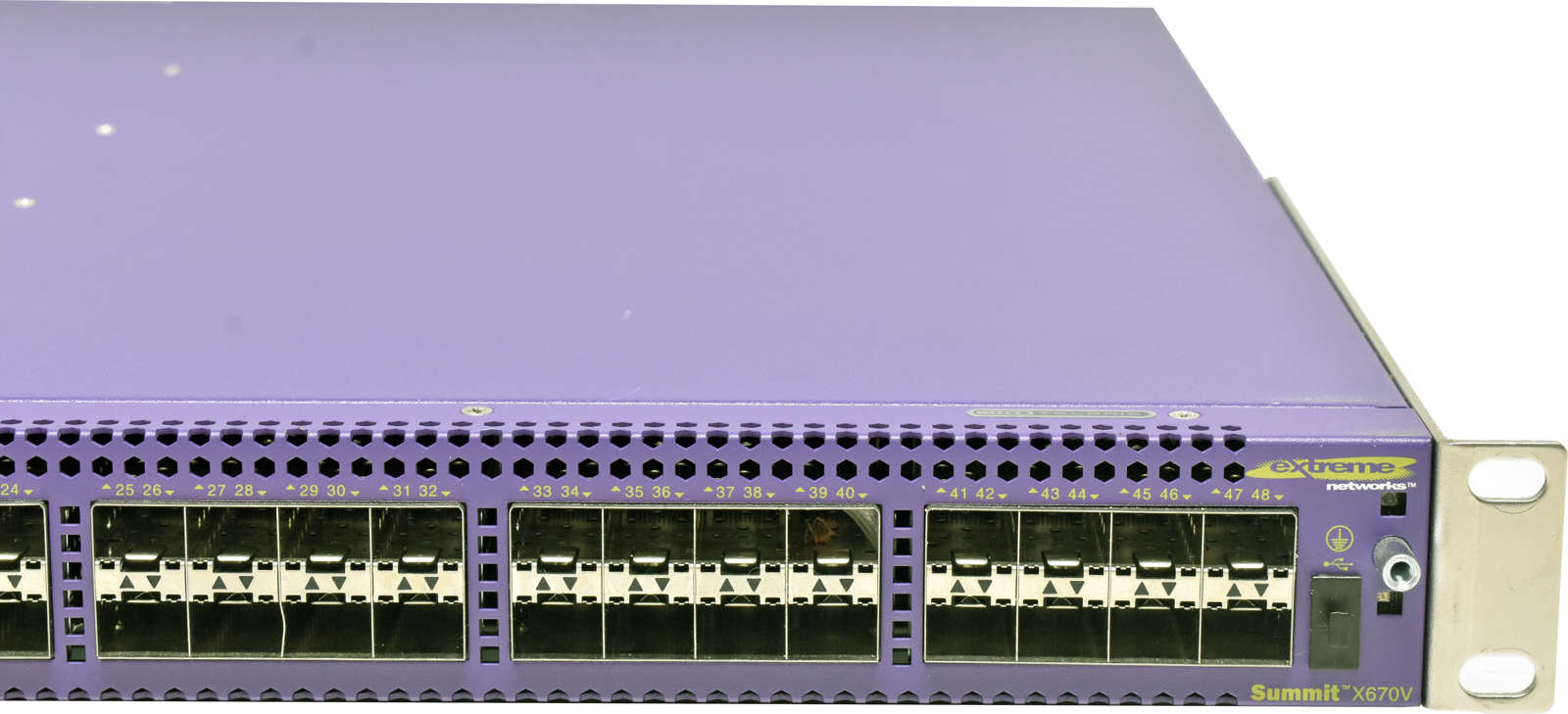 Extreme-Summit-X670V-48x-FB-17101-48-Port-SFP-10GE-004.jpg Extreme Summit X670V-48x-FB 17101 48-Port SFP+ 10GE Switch +Rack Ears