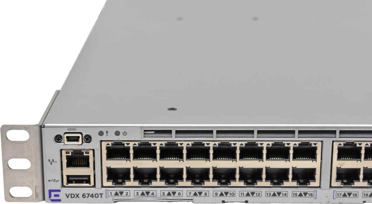Extreme VDX 6740T XBR-VDX6740T-24-F 48-Port 10G RJ-45 Ethernet Switch 4x 40G QSFP+ Rack Ears Extreme VDX 6740T XBR-VDX6740T-24-F 48-Port 10G RJ-45 Ethernet Switch 4x 40G QSFP+ Rack Ears