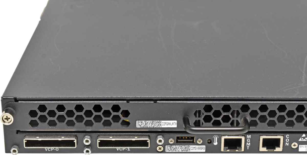 Juniper EX4200-48T 48-Port GE 8-Port PoE 2x PSU no Brackets Juniper EX4200-48T 48-Port GE 8-Port PoE +Module 2x 10G XFP 1x PSU
