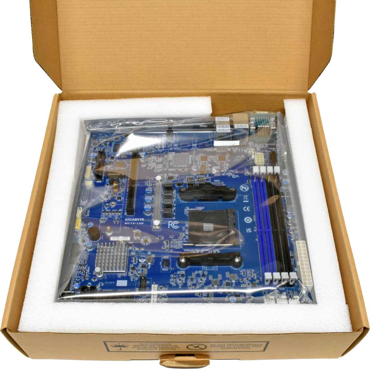 Gigabyte Mainboard MC12-LE0 Re1.0 AMD B550 AM4 Ryzen 5000 4000 3000 Server Board NEU / NEW