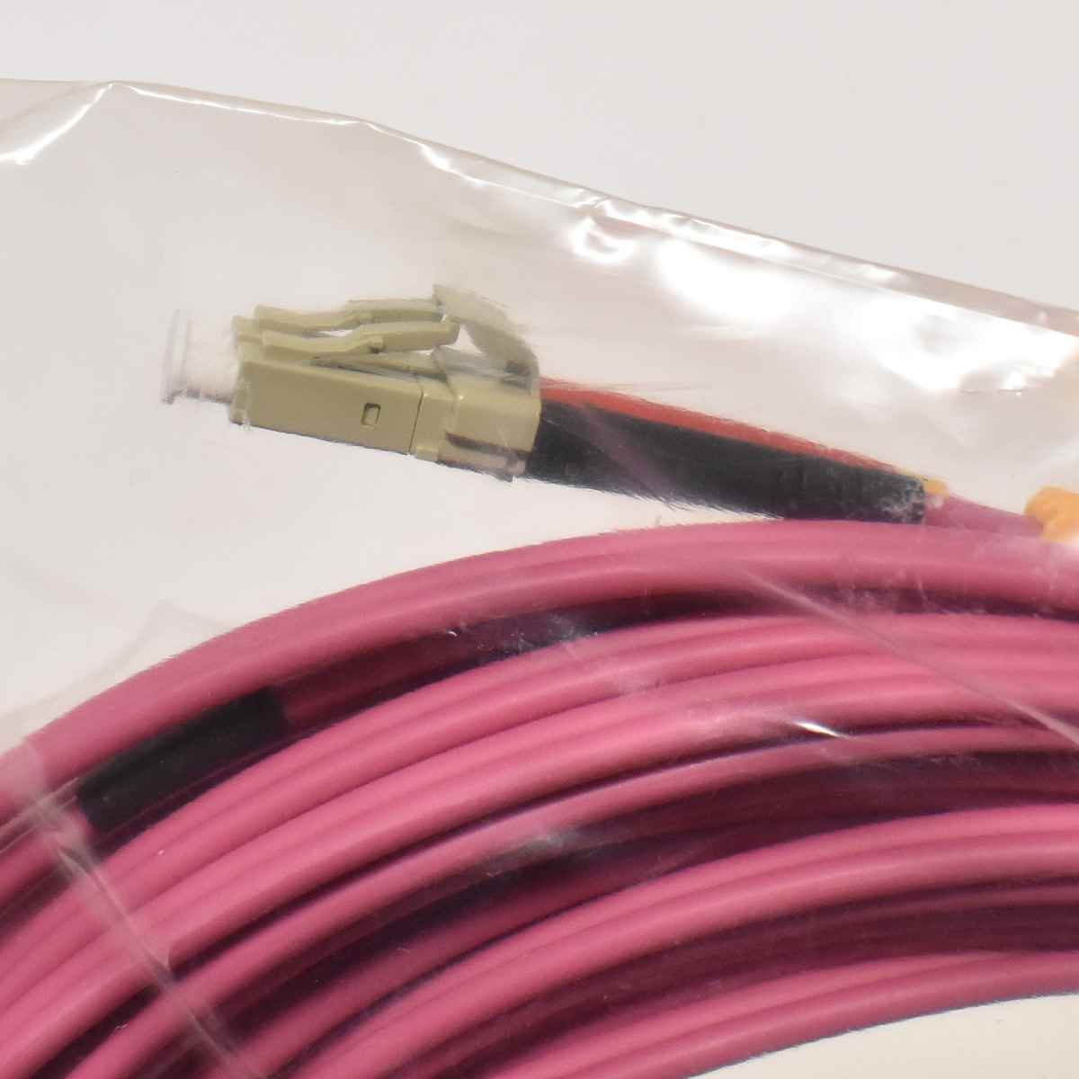 Corning OM4 Duplex FIBER Patch Cord Pink LSZH LC/LC-15m NEU NEW 100 x Corning OM4 Duplex FIBER Patch Cord Pink LSZH LC/LC-15m NEU NEW