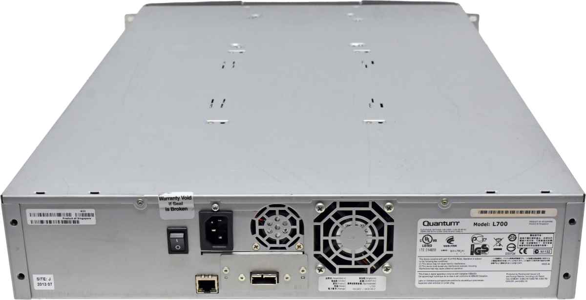 Quantum L700 Superloader 3 Tape Autoloader ET-LLYAE-YE Drive Type LTO-7 6G SAS 16 Slots 2 Magazines 2U 2HE Quantum L700 Superloader 3 Tape Autoloader ET-LLYAE-YE Drive Type LTO-7 6G SAS 16 Slots 2 Magazines 2U 2HE