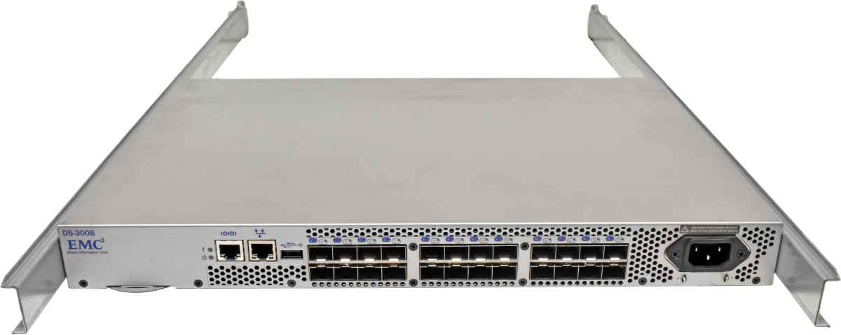 EMC DS-300B EM-320-0008 100-652-065 24-Port 8G SAN FC Switch 16 akt. Ports + Ears