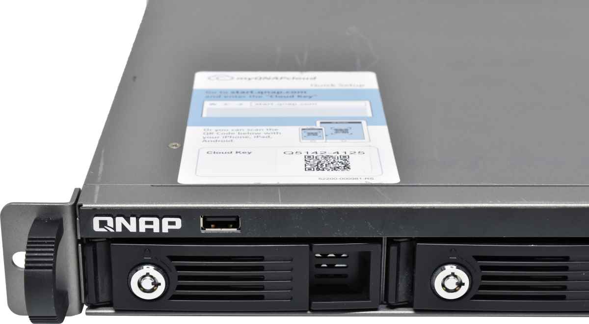 QNAP TS-451U 4-Bay NAS Server Celeron 2.41GHz 1GB DDR3 RAM no HDDs Rack Ears