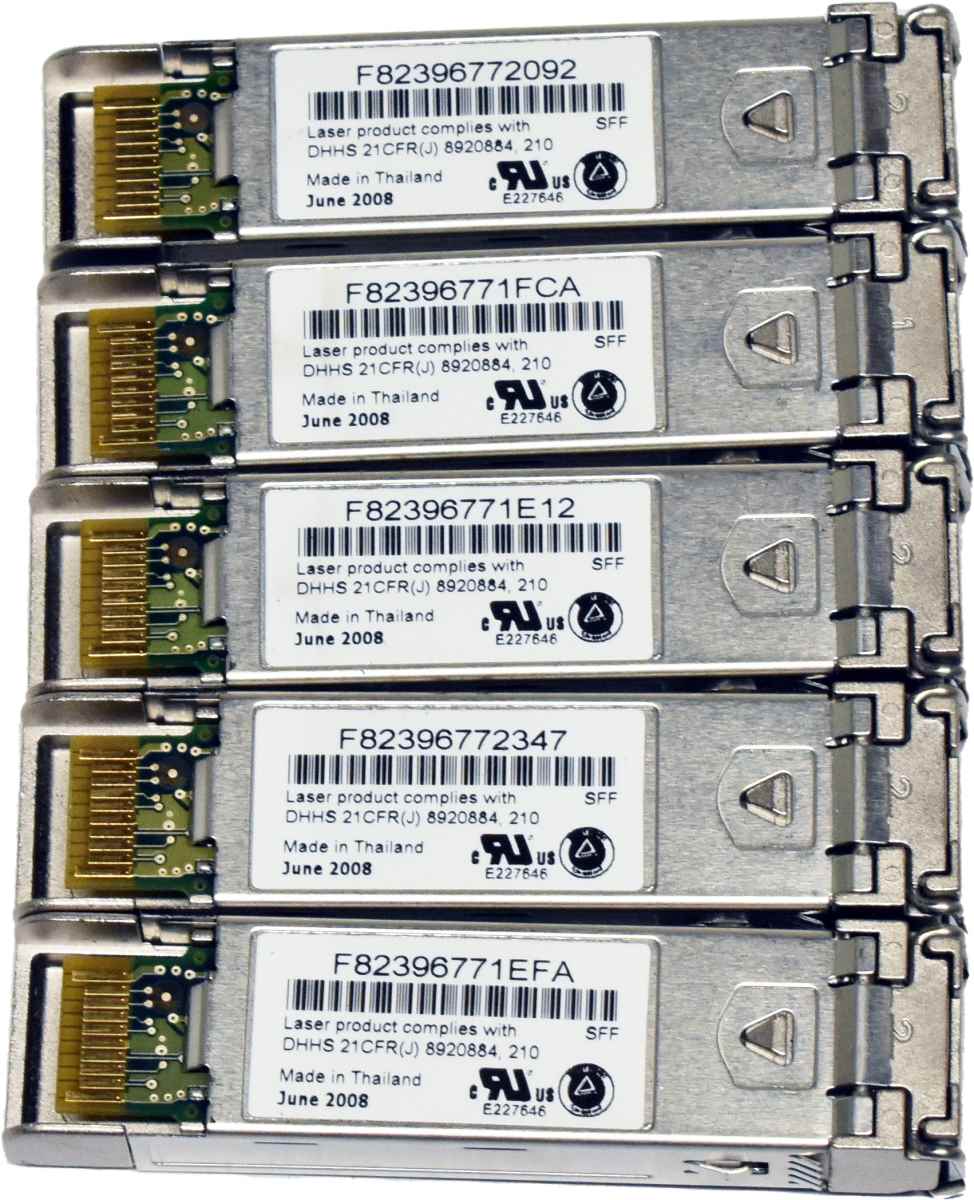 QLogic SANbox 5600 SB5600Q-08A B 31131-07 B 16-Port Stackable FC Switch +5 Mini GBICs QLogic SANbox 5600 SB5600Q-08A B 31131-07 B 16-Port Stackable FC Switch +5 Mini GBICs